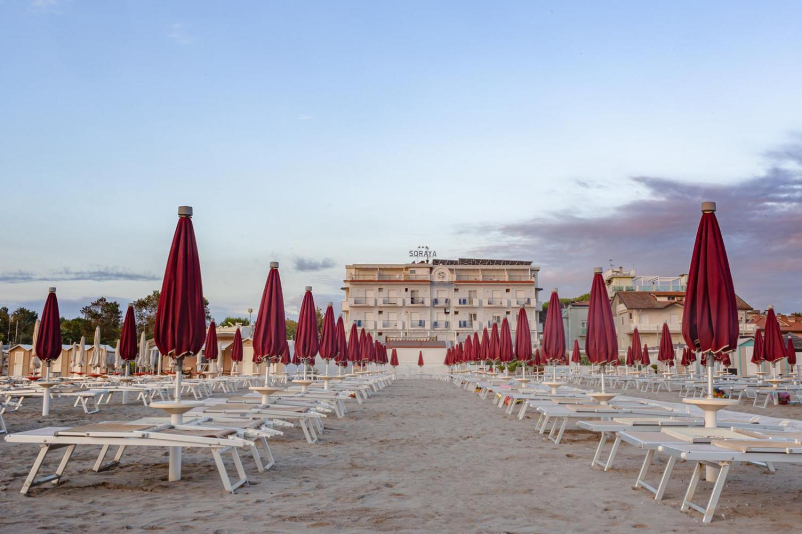 Hotel Soraya - Spiaggia Sawasdee Riccione Kültér fotó