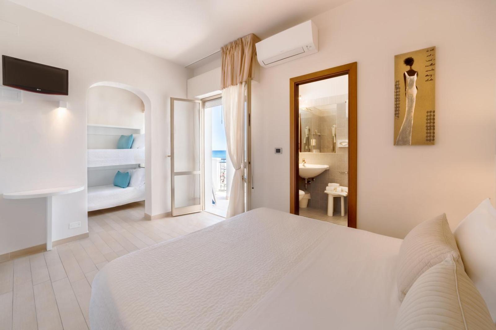 Hotel Soraya - Spiaggia Sawasdee Riccione Kültér fotó