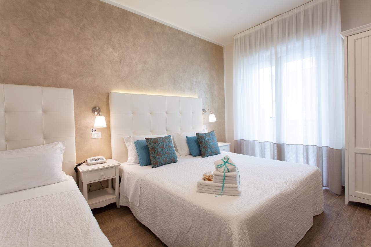 Hotel Soraya - Spiaggia Sawasdee Riccione Kültér fotó