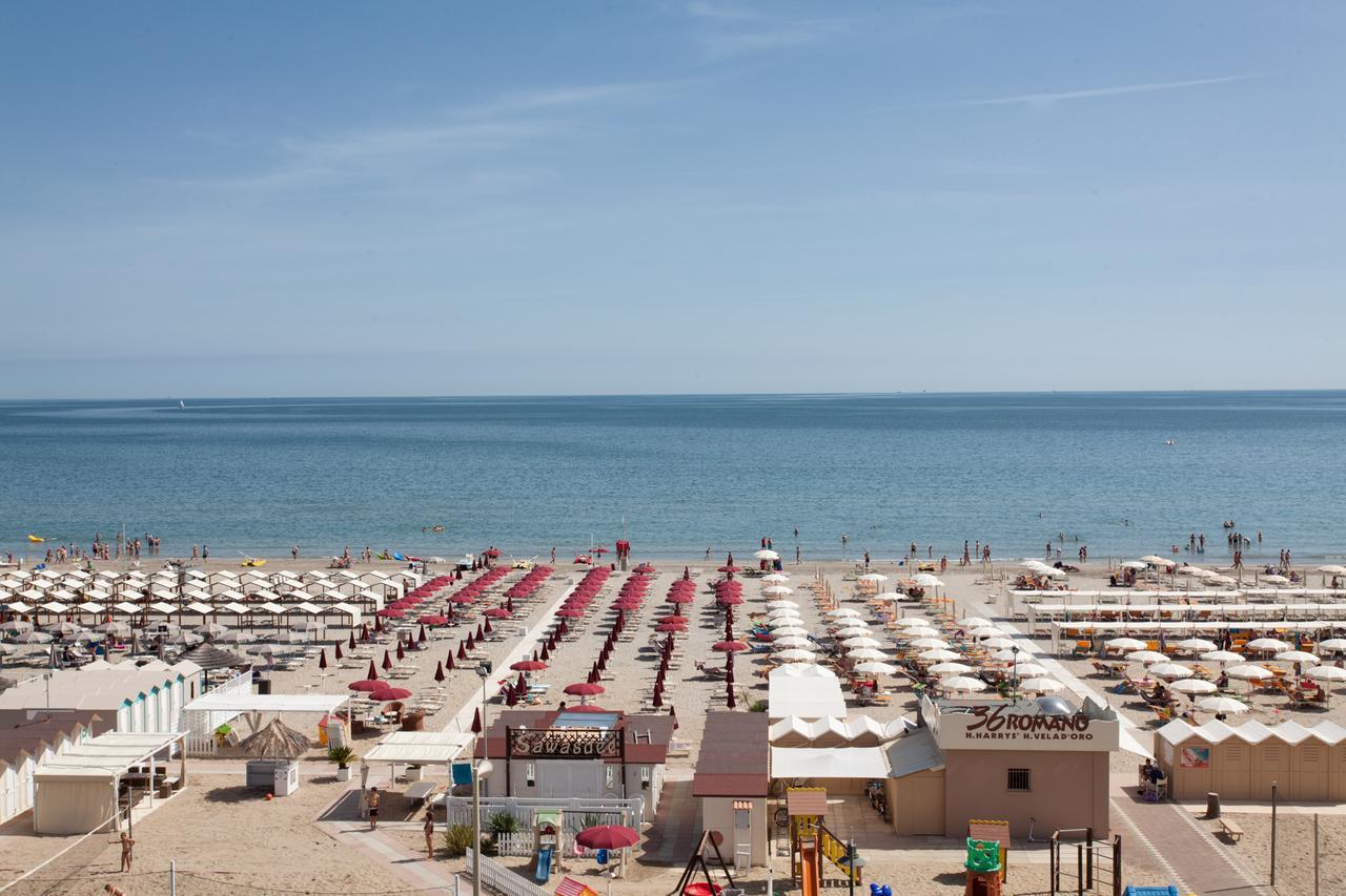 Hotel Soraya - Spiaggia Sawasdee Riccione Kültér fotó